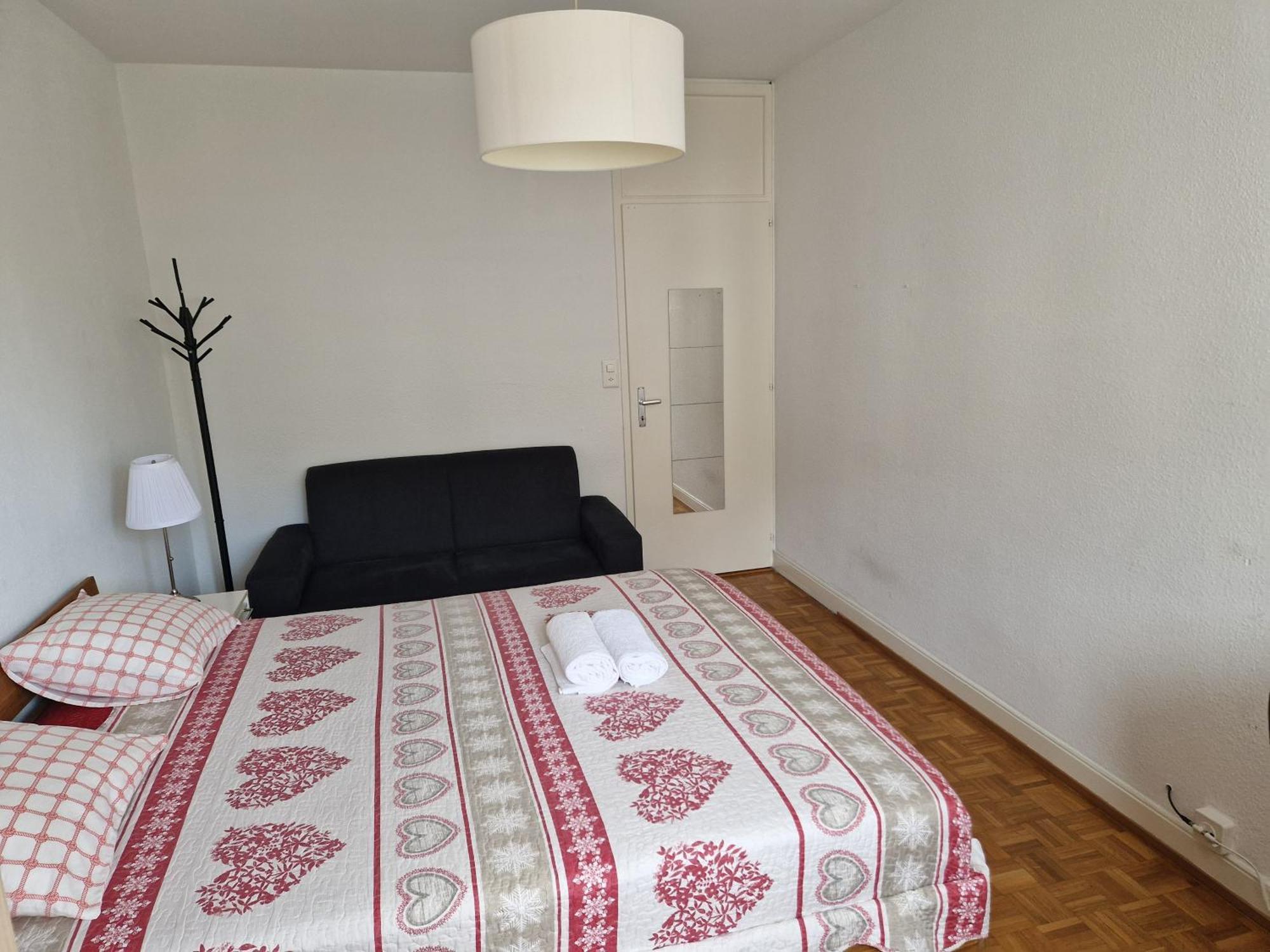 Room In Shared Apartment Ginebra Exterior foto