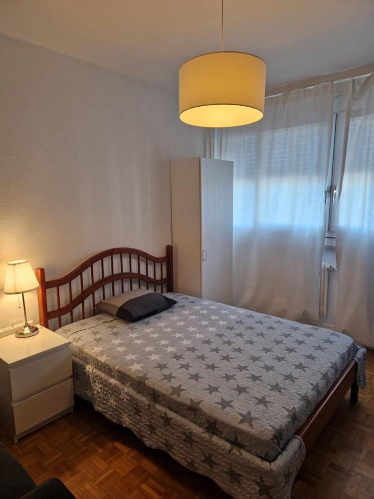 Room In Shared Apartment Ginebra Exterior foto